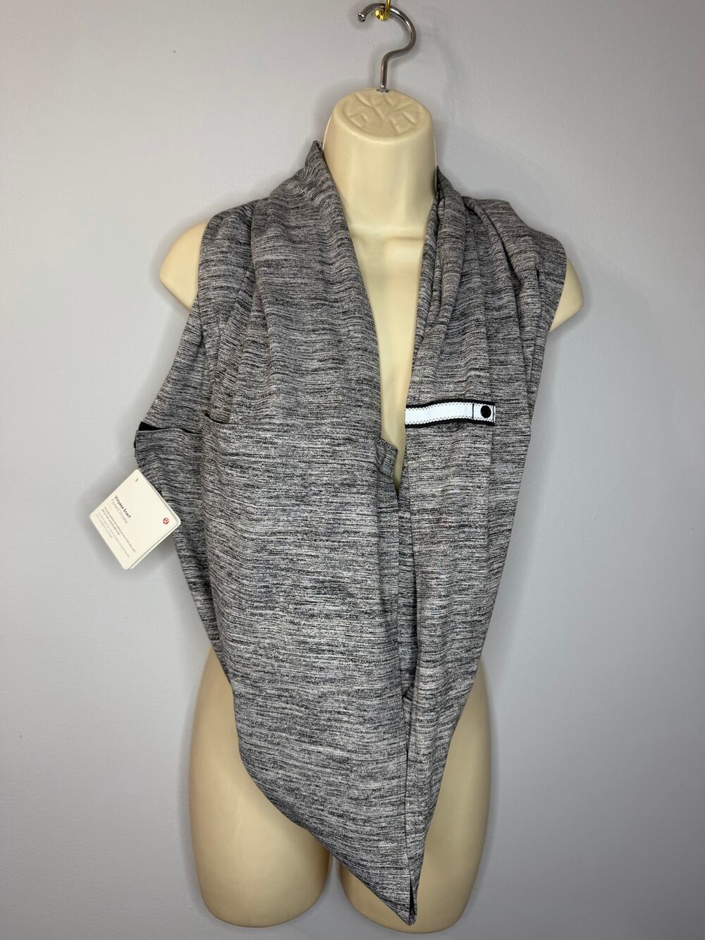 Lululemon Vinyasa Scarf Wrap Shawl Customizable Snap Heather Grey New